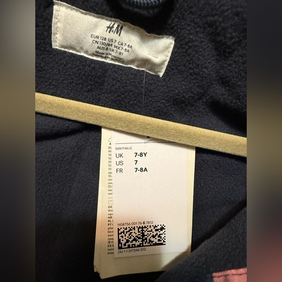 New WATER-RESISTANT JACKET - Picture 6 of 7